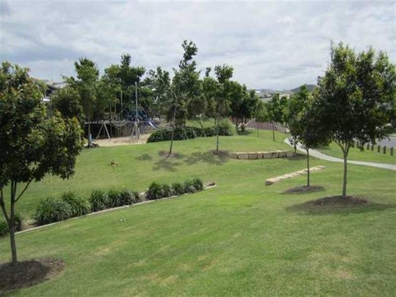 4 Twynam Mews, Pacific Pines QLD 4211