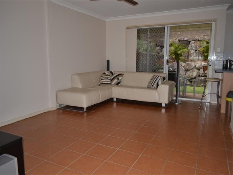 56/74 Universal Street, Pacific Pines QLD 4211