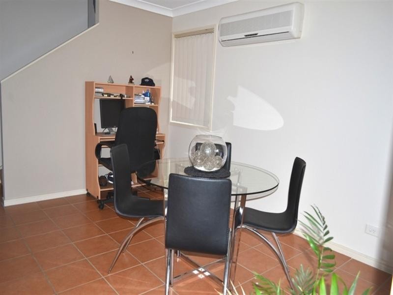 56/74 Universal Street, Pacific Pines QLD 4211