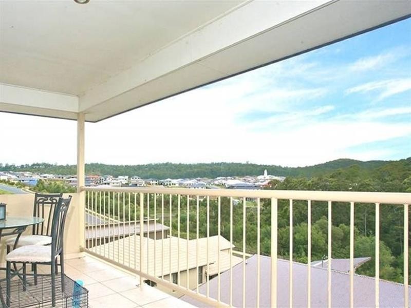 12 Chesterton Street, Pacific Pines QLD 4211