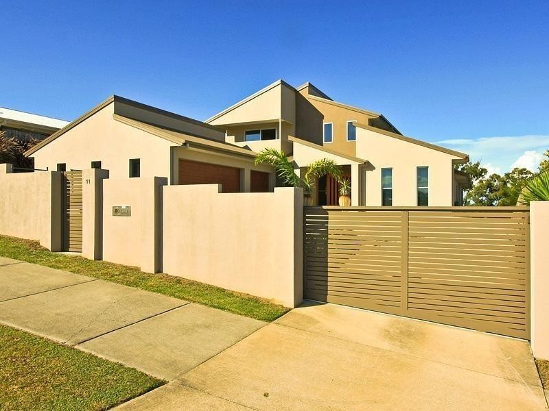 11 Salvado Drive, Pacific Pines QLD 4211