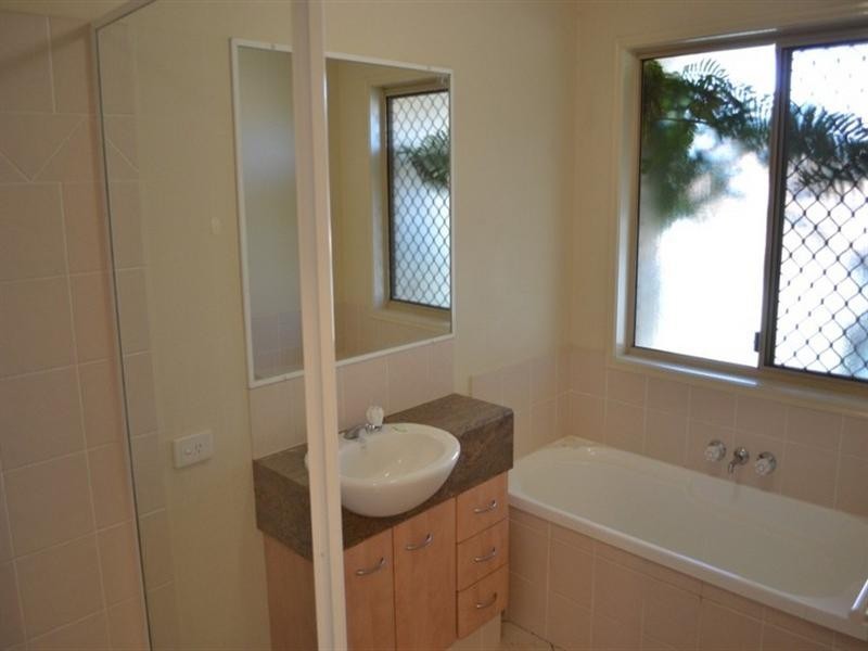 50 Pacific Pines Boulevard, Pacific Pines QLD 4211