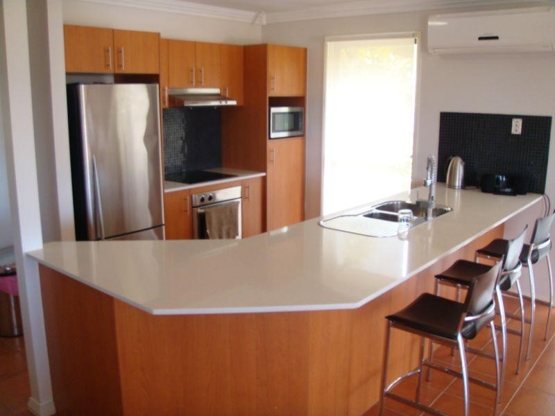 14 Woodward Lane, Pacific Pines QLD 4211
