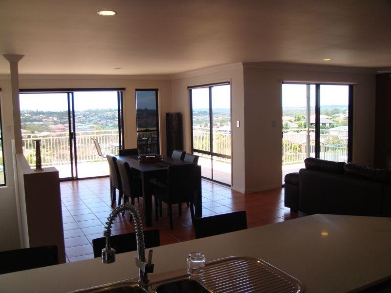 14 Woodward Lane, Pacific Pines QLD 4211