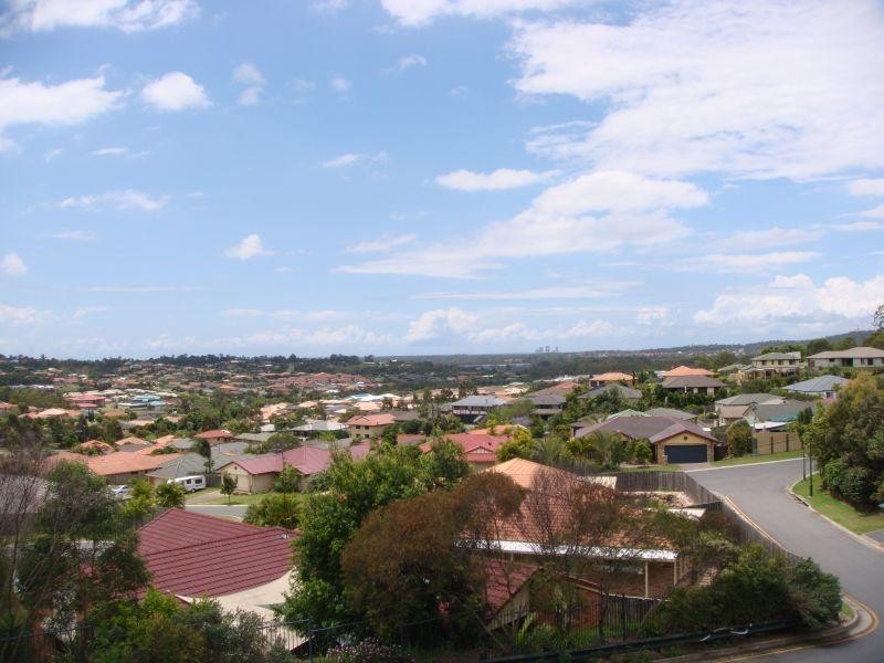 14 Woodward Lane, Pacific Pines QLD 4211
