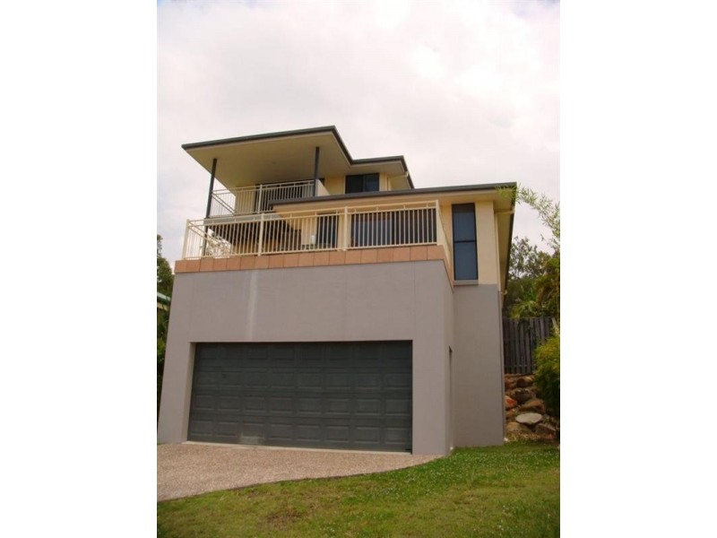 14 Woodward Lane, Pacific Pines QLD 4211