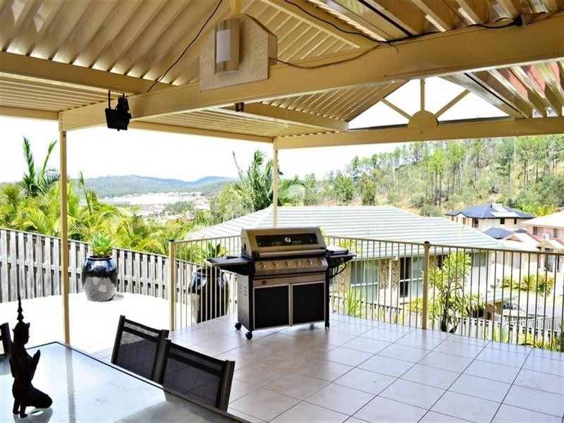 21 Moorea Court, Pacific Pines QLD 4211