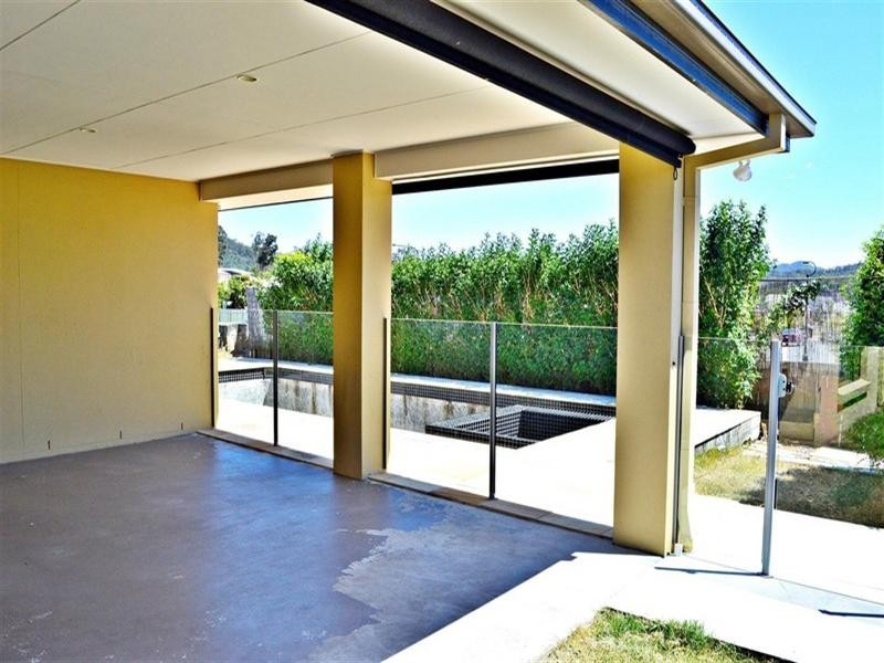 5 Sylvia Close, Pacific Pines QLD 4211