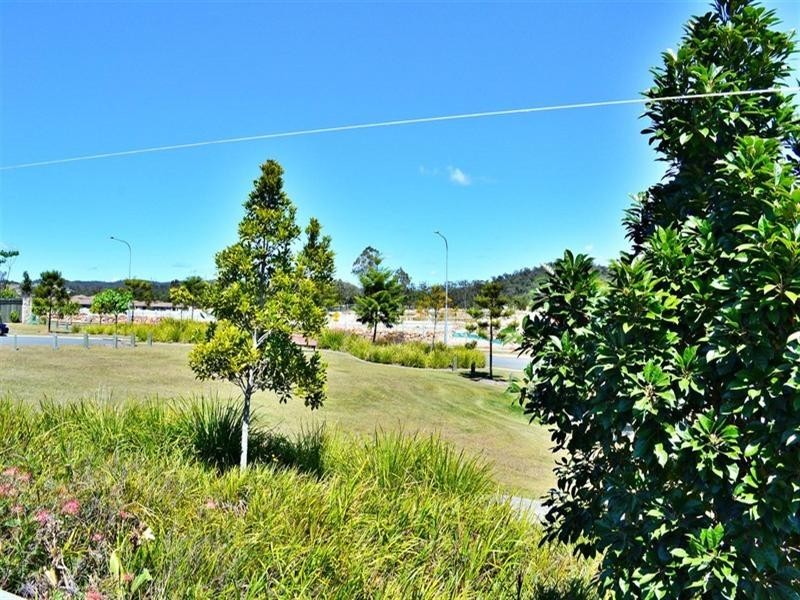 5 Sylvia Close, Pacific Pines QLD 4211