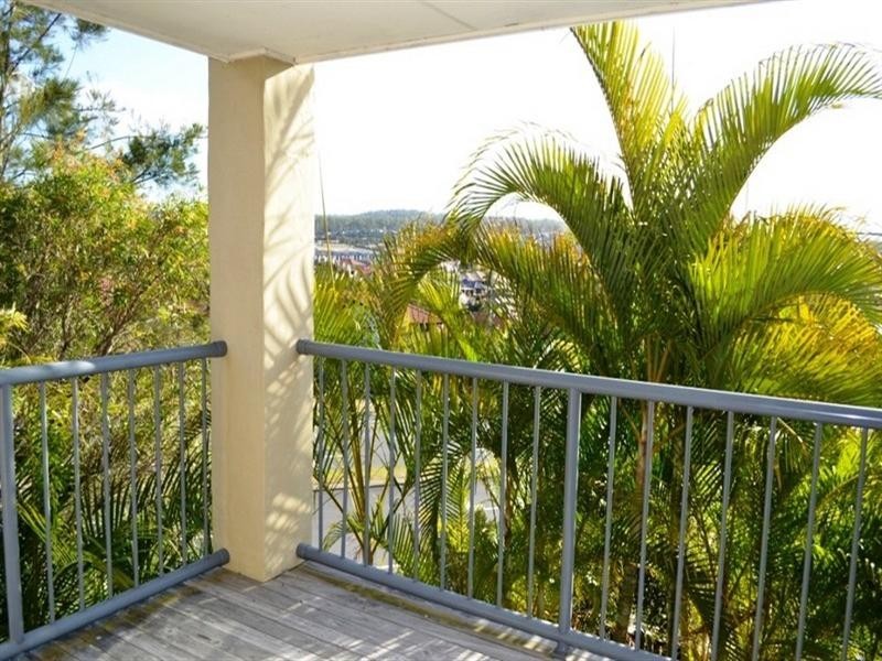 11/1 Santa Isobel Boulevard, Pacific Pines QLD 4211