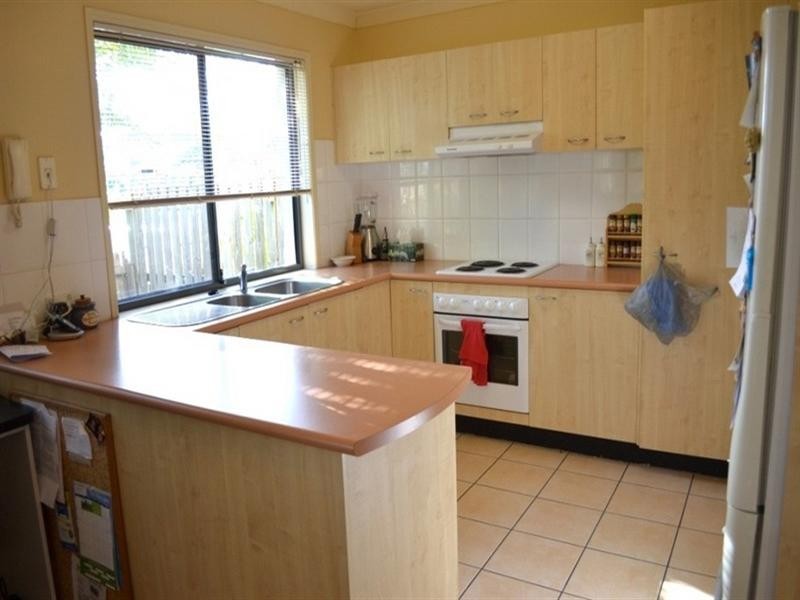 11/1 Santa Isobel Boulevard, Pacific Pines QLD 4211