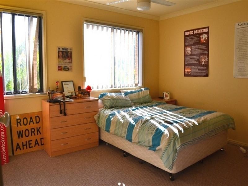 11/1 Santa Isobel Boulevard, Pacific Pines QLD 4211