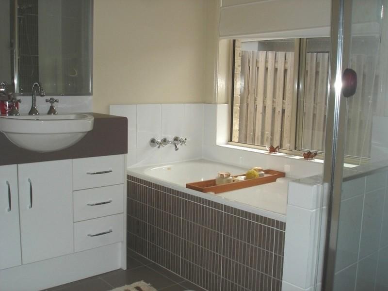 Pacific Pines QLD 4211