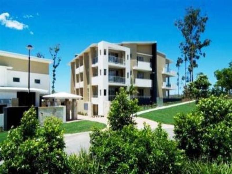10/10 Valbonne Avenue, Varsity Lakes QLD 4227