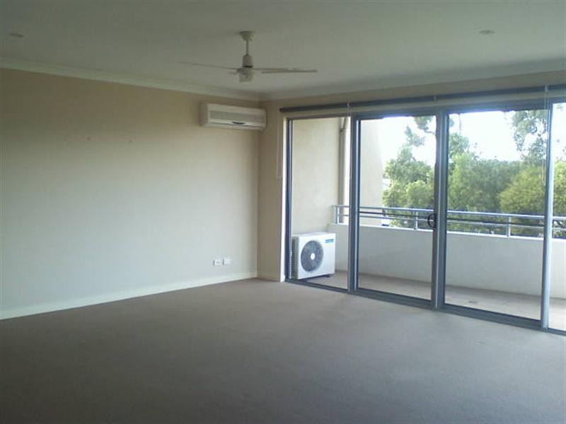 10/10 Valbonne Avenue, Varsity Lakes QLD 4227
