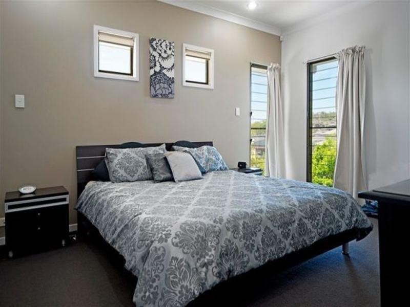 10/10 Valbonne Avenue, Varsity Lakes QLD 4227
