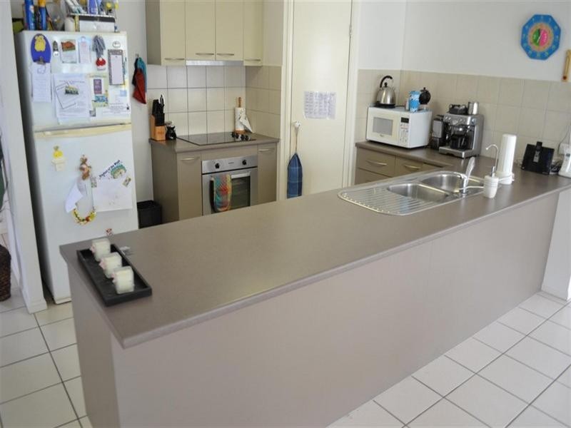 10 Ainsworth Street, Pacific Pines QLD 4211