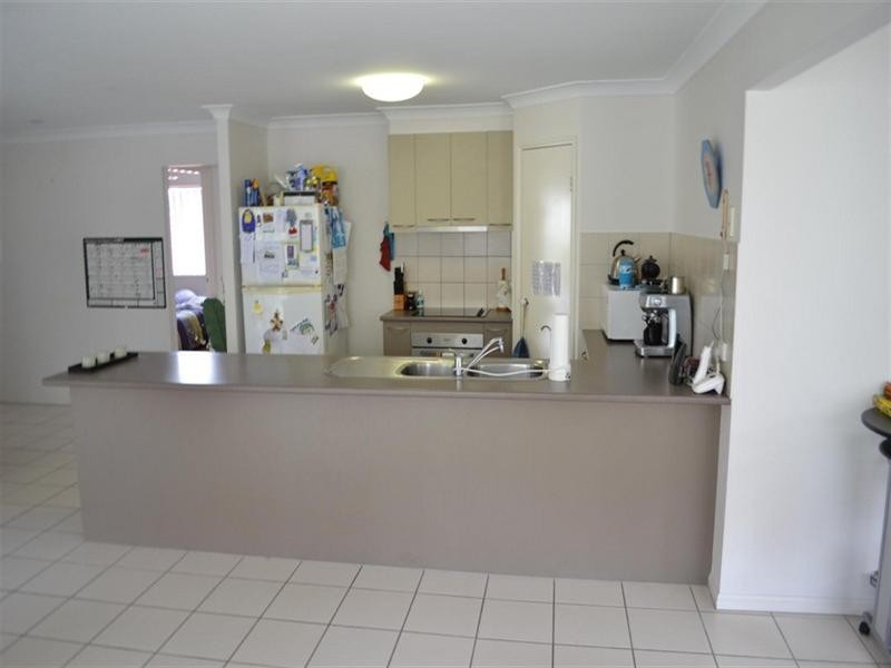 10 Ainsworth Street, Pacific Pines QLD 4211
