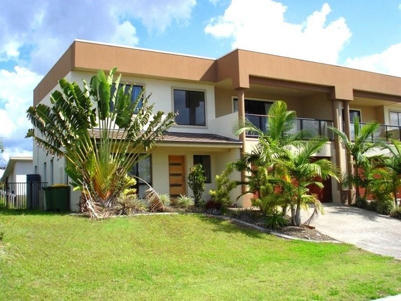 1/54 Codrington Circuit, Pacific Pines QLD 4211