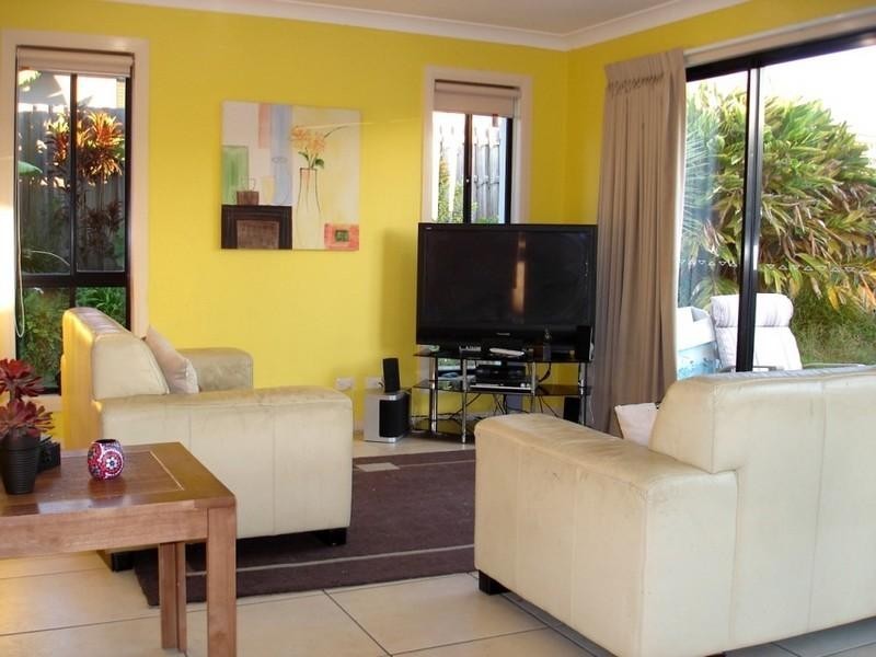 1/54 Codrington Circuit, Pacific Pines QLD 4211