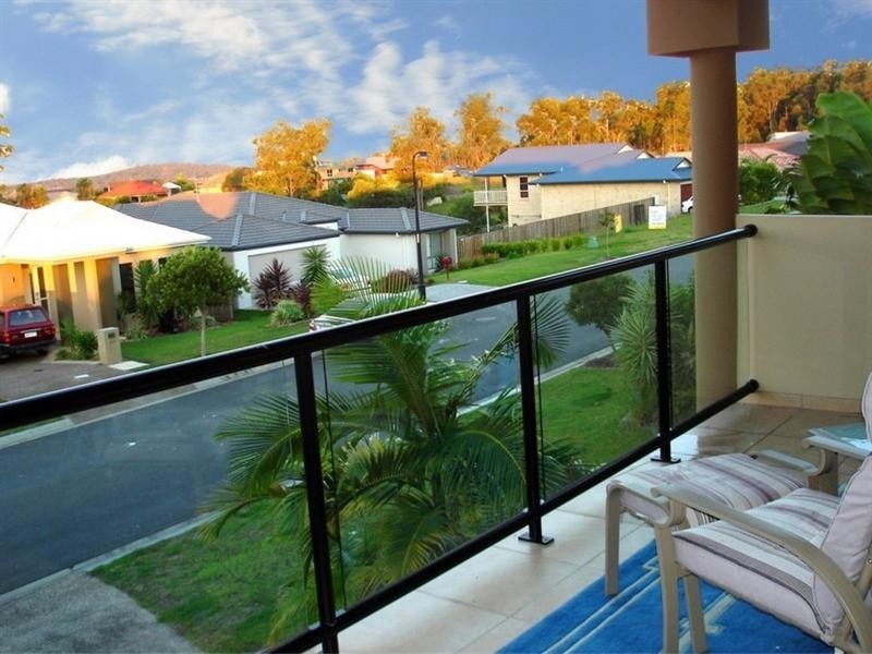 1/54 Codrington Circuit, Pacific Pines QLD 4211