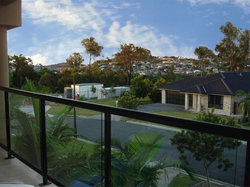 1/54 Codrington Circuit, Pacific Pines QLD 4211