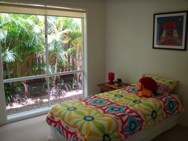 6 Twynam Mews, Pacific Pines QLD 4211