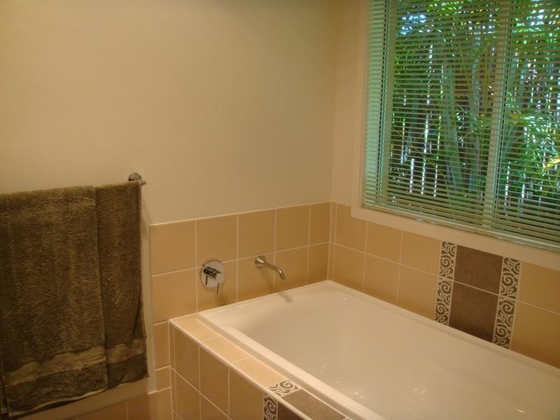 6 Twynam Mews, Pacific Pines QLD 4211