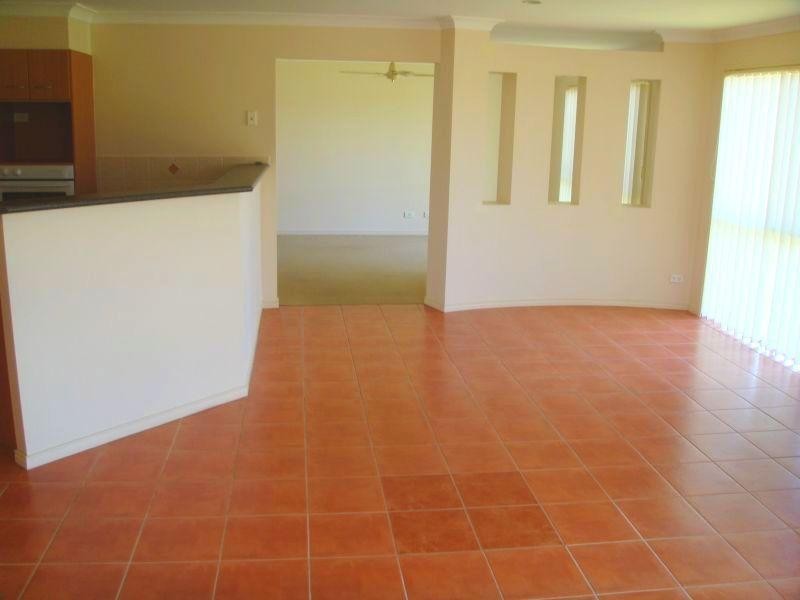 45 Feathertop Crescent, Pacific Pines QLD 4211