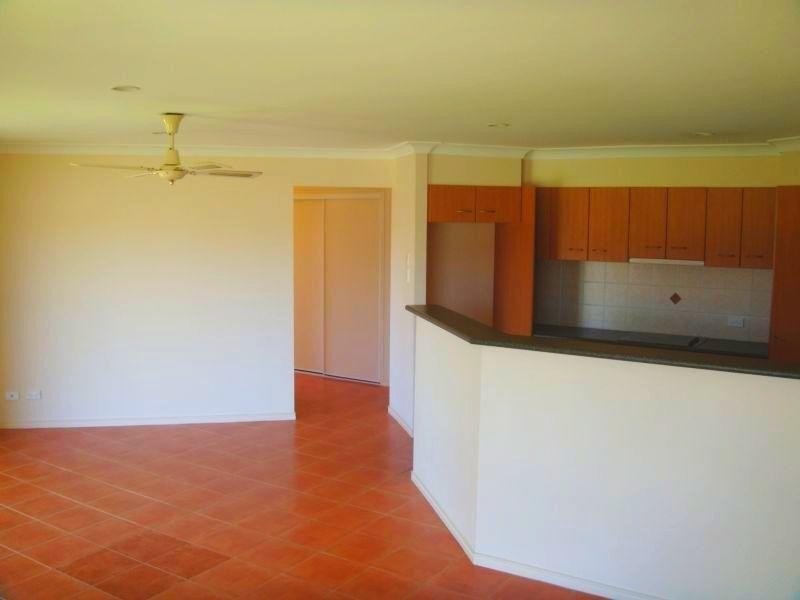 45 Feathertop Crescent, Pacific Pines QLD 4211
