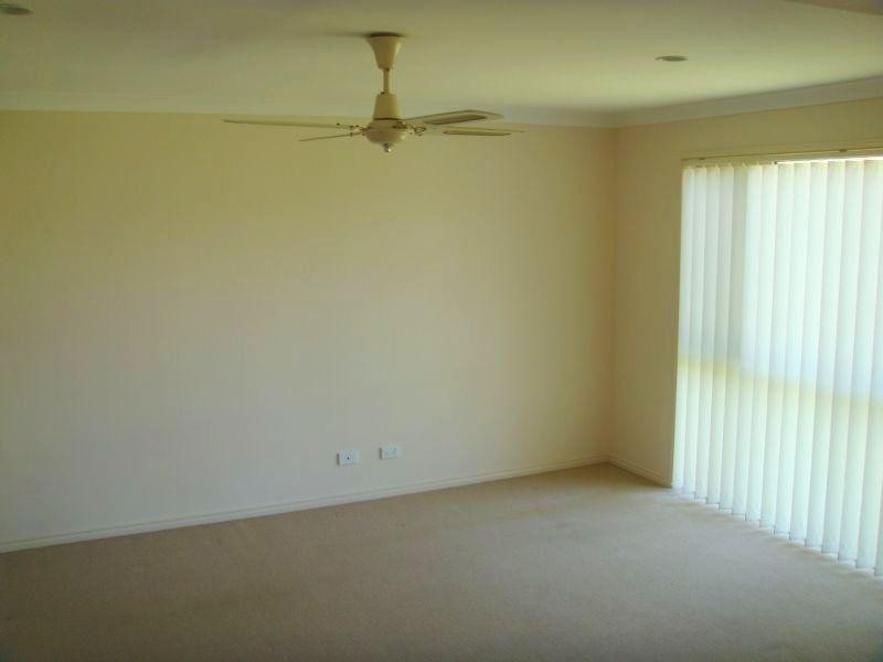 45 Feathertop Crescent, Pacific Pines QLD 4211