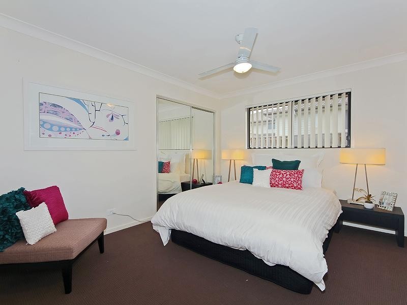 9 Willunga Street, Pacific Pines QLD 4211