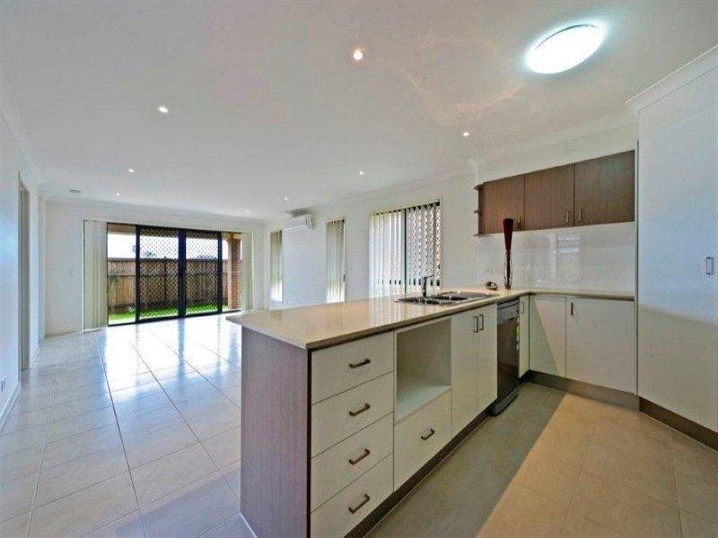 L Springwood Avenue, Pacific Pines QLD 4211