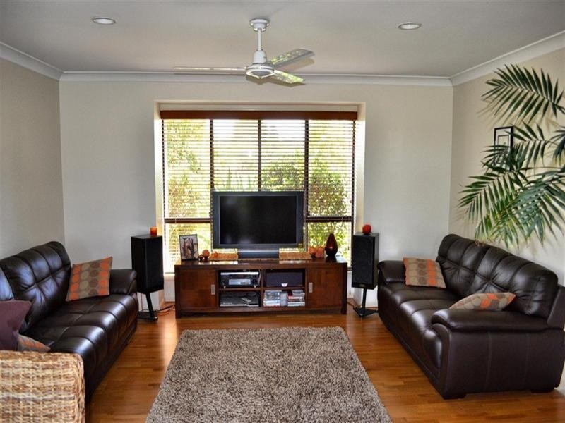 23 Midway Terrace, Pacific Pines QLD 4211