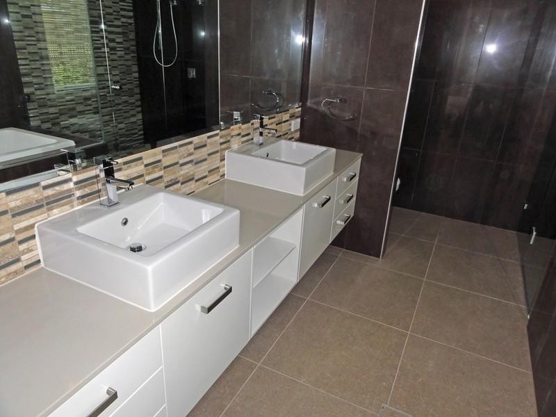 Pacific Pines QLD 4211