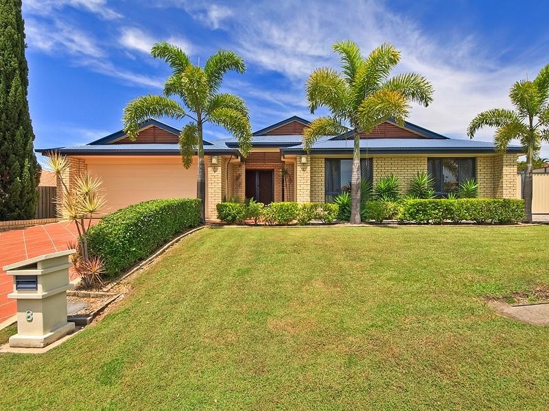 8 Springwood Avenue, Pacific Pines QLD 4211