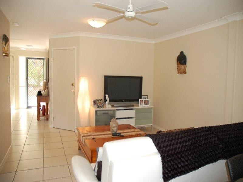 11/2 Studio Drive, Pacific Pines QLD 4211