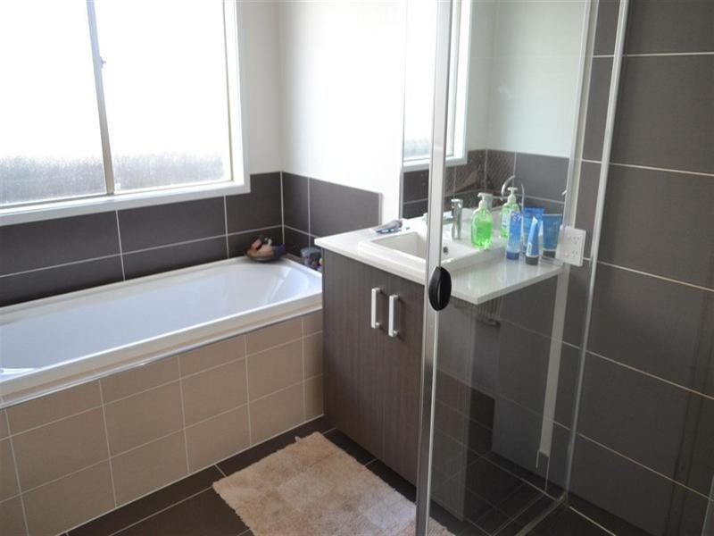 Pacific Pines QLD 4211