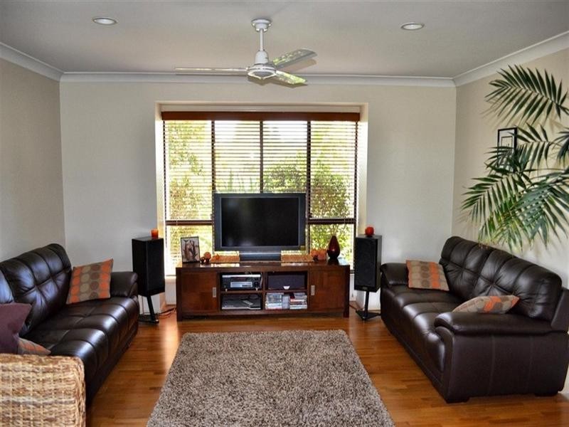 23 Midway Terrace, Pacific Pines QLD 4211