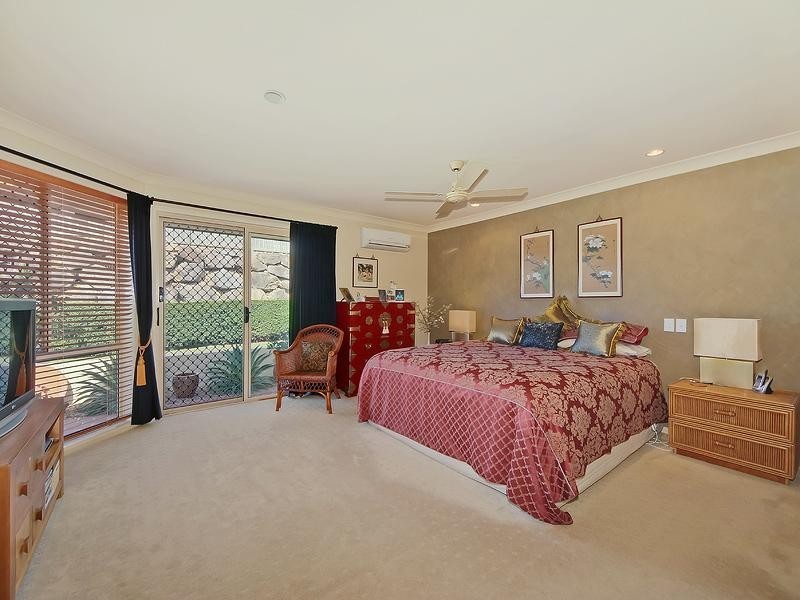 6 Springwood Avenue, Pacific Pines QLD 4211