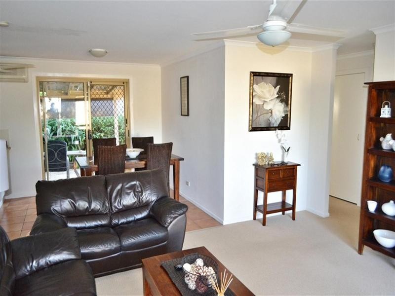 1/8 Fonda Place, Oxenford QLD 4210