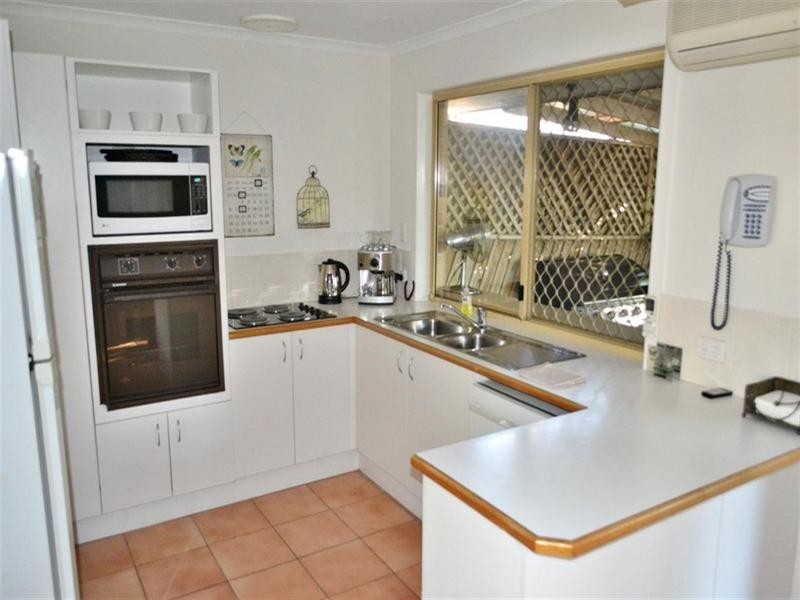 1/8 Fonda Place, Oxenford QLD 4210