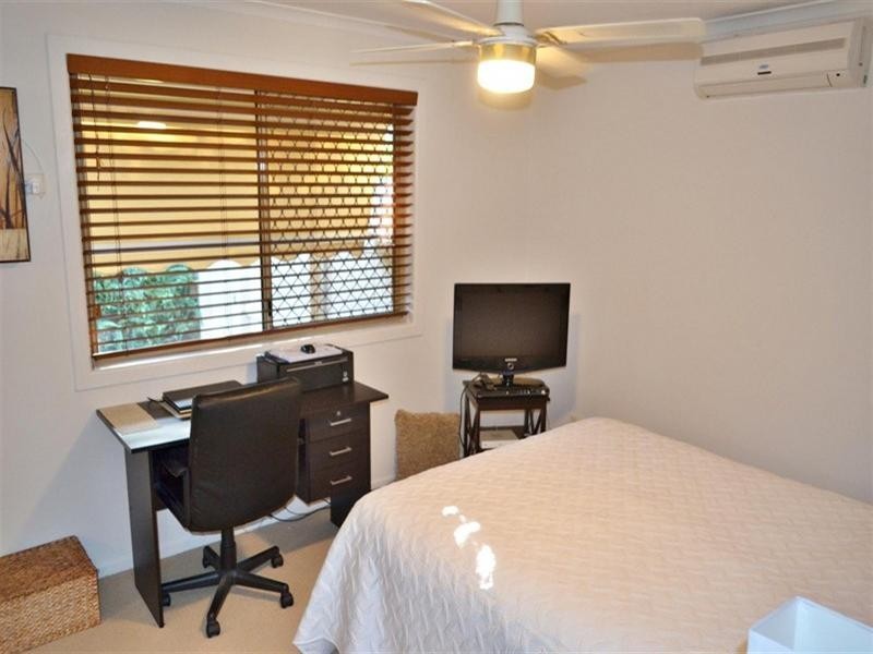 1/8 Fonda Place, Oxenford QLD 4210