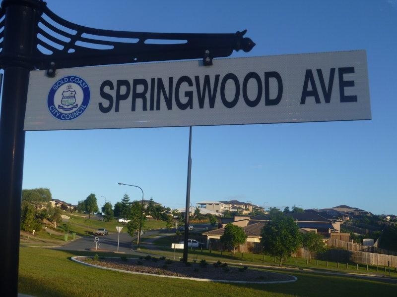 7 Rise Circuit, Pacific Pines QLD 4211