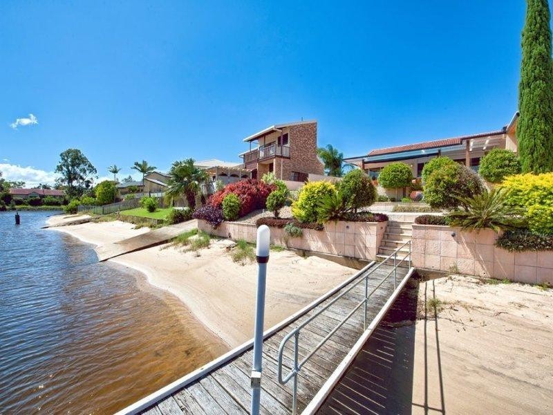 32 Conifer Crescent, Broadbeach Waters QLD 4218
