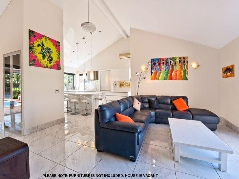 32 Conifer Crescent, Broadbeach Waters QLD 4218