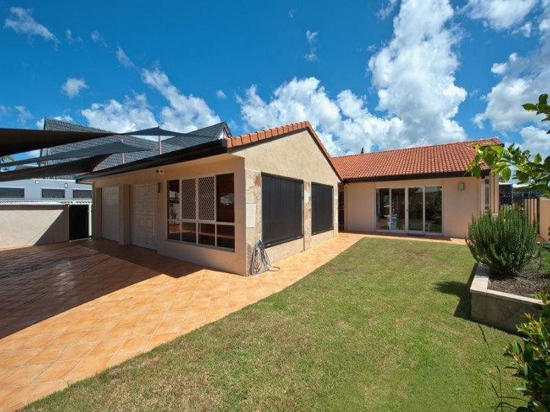 32 Conifer Crescent, Broadbeach Waters QLD 4218