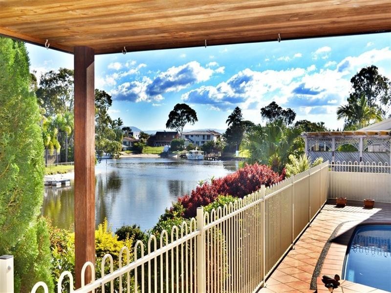 32 Conifer Crescent, Broadbeach Waters QLD 4218