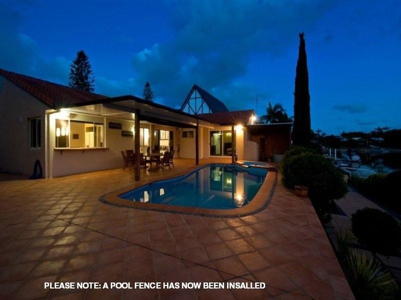 32 Conifer Crescent, Broadbeach Waters QLD 4218
