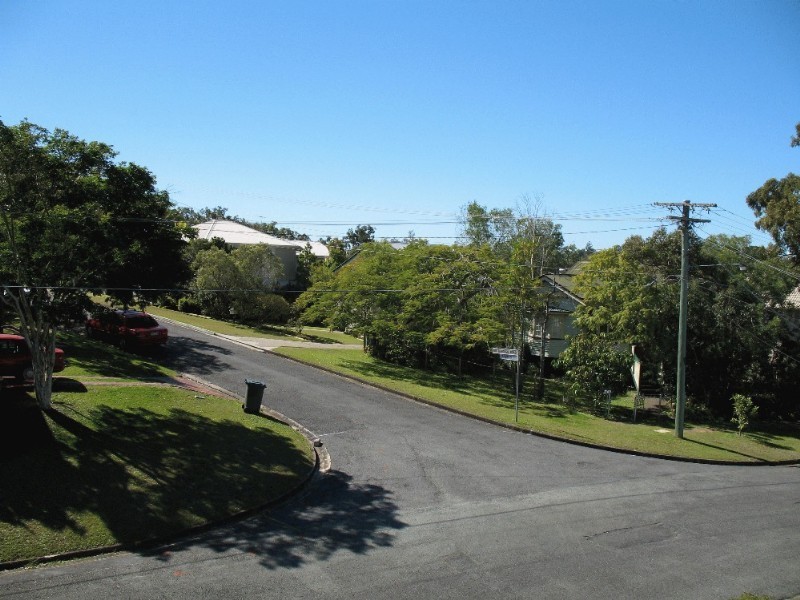 27 Burnham Road, Bardon QLD 4065